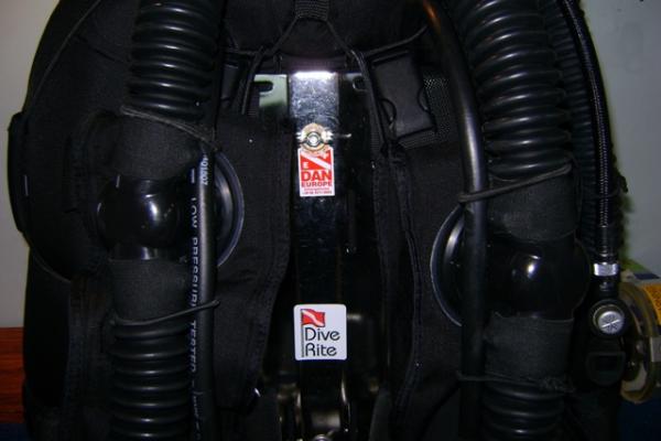 5. O2 and ADV hoses route inside of the loop held in place with bungee