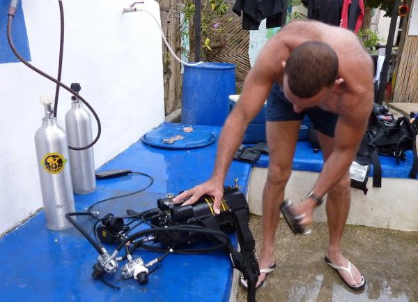 Khaled Zaki refreshing the Machine after the dive @ Neptune diving center